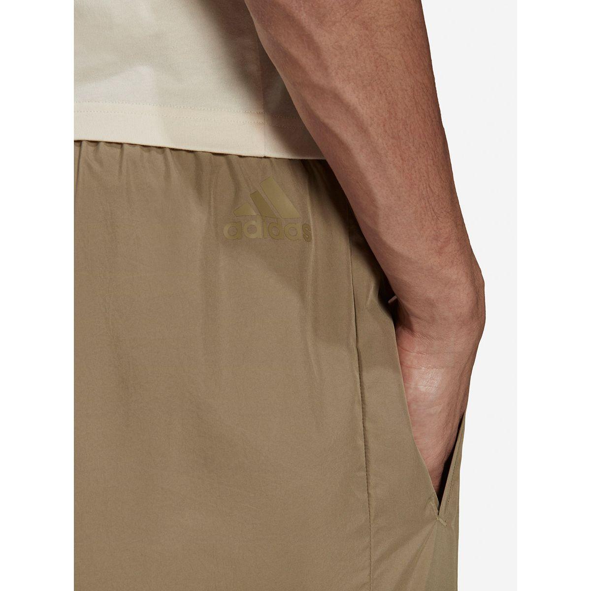شورت رياضي مطبع بشعار الماركة-men-clothing-sportswearandactivewear-bottoms-image-1