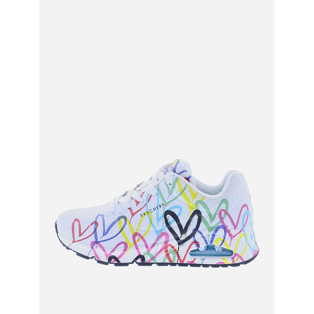 حذاء سنيكرز مطبع بقلوب من سكيتشرز-women-shoes-sneakers-image-1