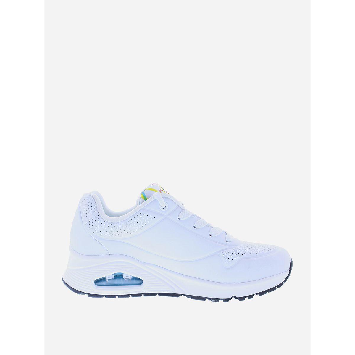 حذاء سنيكرز مطبع بقلوب من سكيتشرز-women-shoes-sneakers-image-2