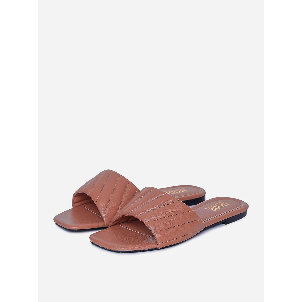 صندل فلات بتفاصيل بارزة الملمس-women-shoes-sandals-flats-image-2