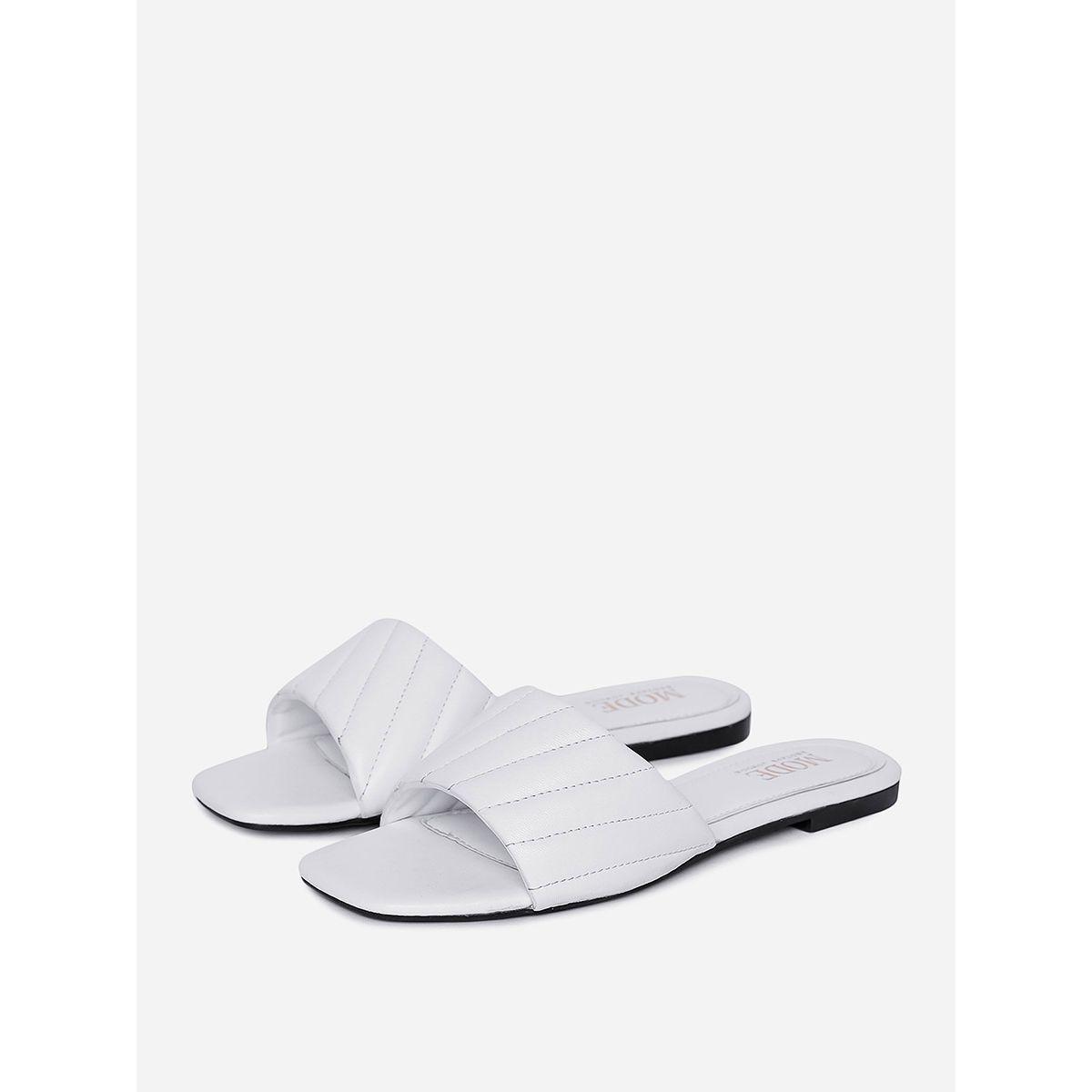 صندل فلات بتفاصيل بارزة الملمس-women-shoes-sandals-flats-image-4