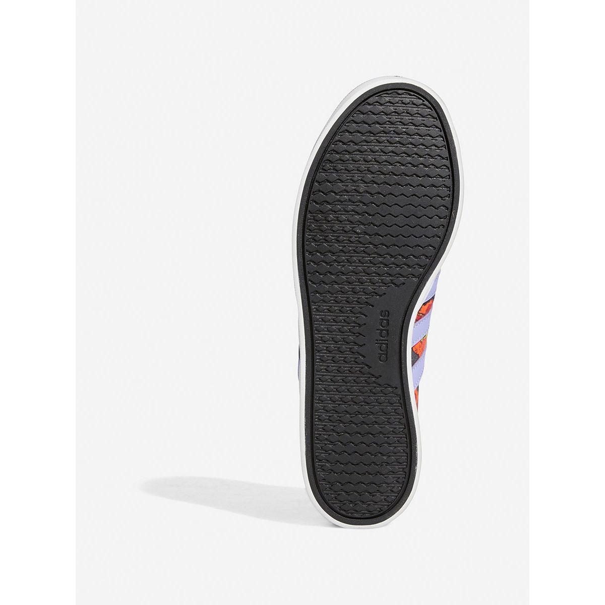 حذاء سنيكرز مطبع بزهور-women-shoes-sneakers-image-9