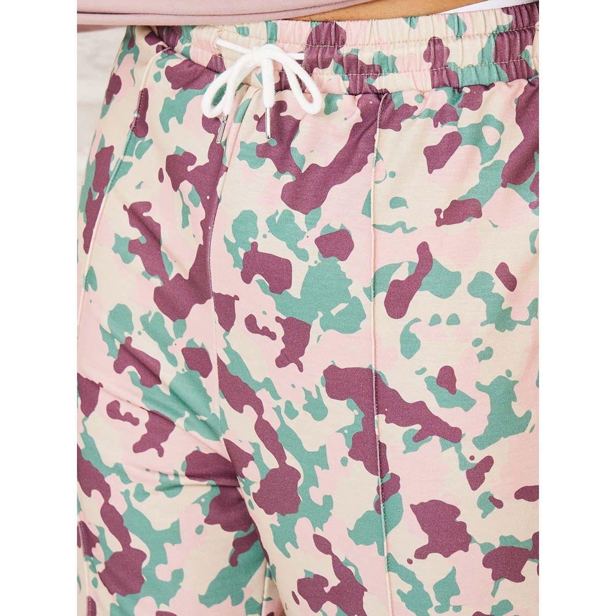 جوغر مطبع بطبعة كاموفلاج-men-clothing-bottoms-joggers-image-3