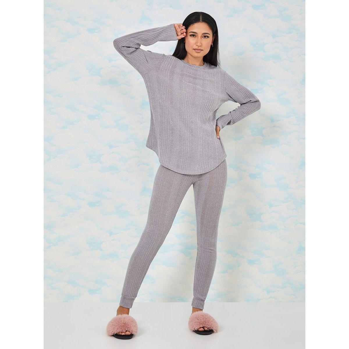 طقم من ( بلوزة + ليقنز ) من ستايلي-women-clothing-coordsets-image-1