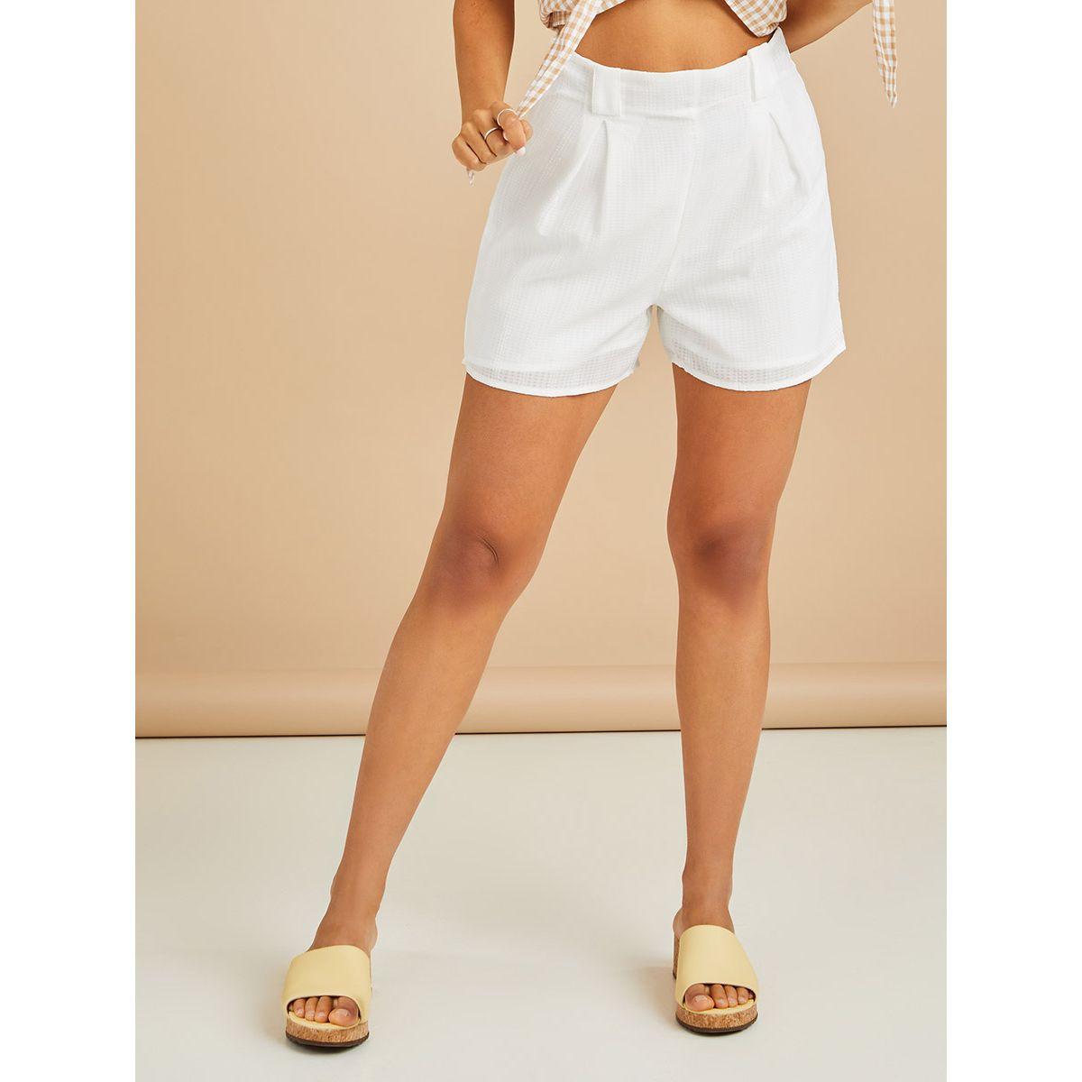 شورت بتفاصيل بارزة الملمس-women-clothing-bottoms-shorts-image-2