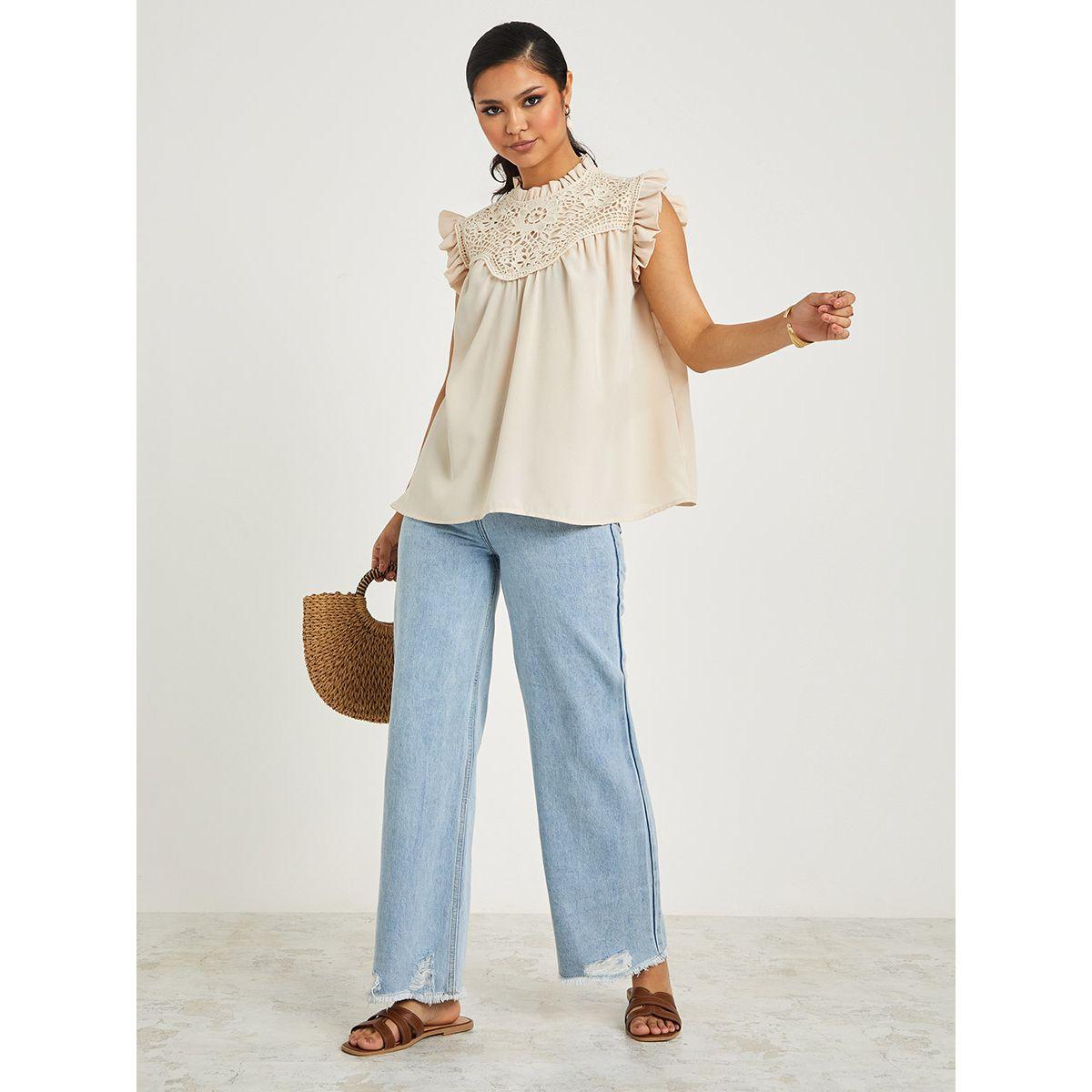 بلوزة مزينة بكروشيه وكشكش-women-clothing-shirtsandblouses-blouses-image-2