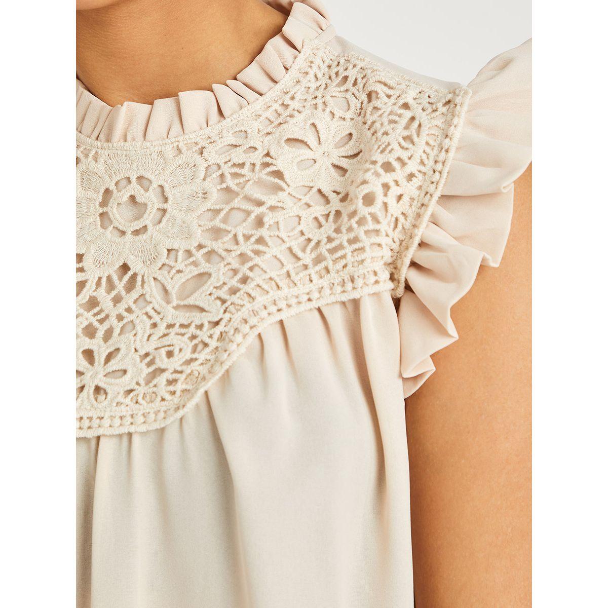 بلوزة مزينة بكروشيه وكشكش-women-clothing-shirtsandblouses-blouses-image-4