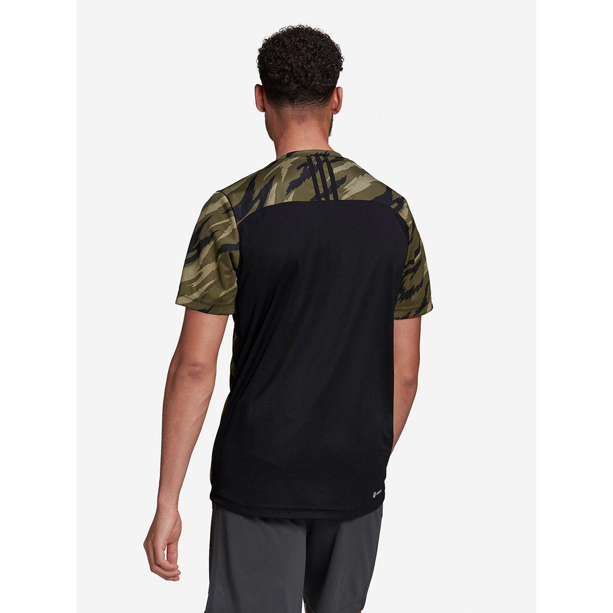 تيشيرت مطبع بطبعة مموهة-men-clothing-sportswearandactivewear-tshirtsandpolos-image-2