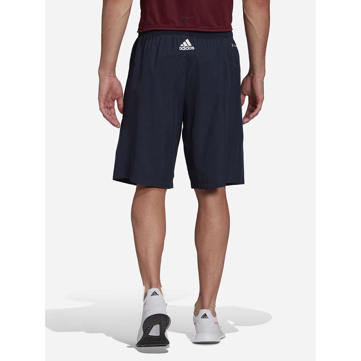 شورت رياضي مطبع بشعار اديداس-men-clothing-sportswearandactivewear-bottoms-image-2