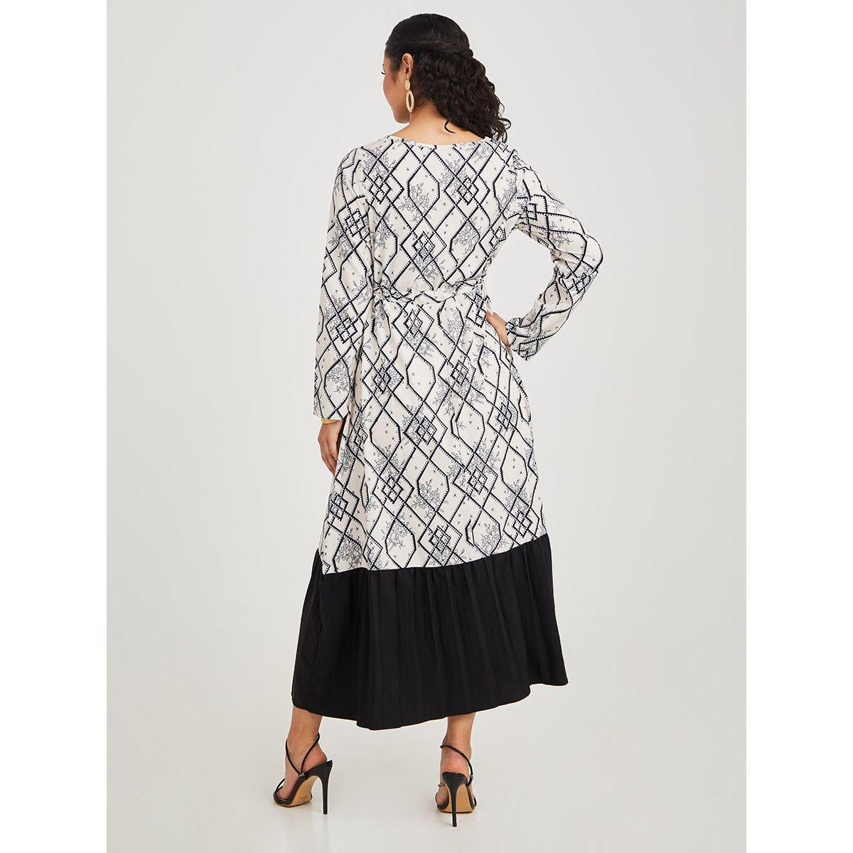 Styli Long Sleeves Printed A-Line Maxi Dress with Drawstring Waist-women-clothing-dresses-image-5