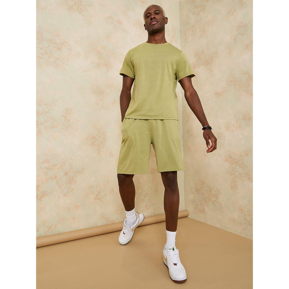 طقم منسق من ( شورت + تيشيرت )-men-clothing-coordsets-image-1