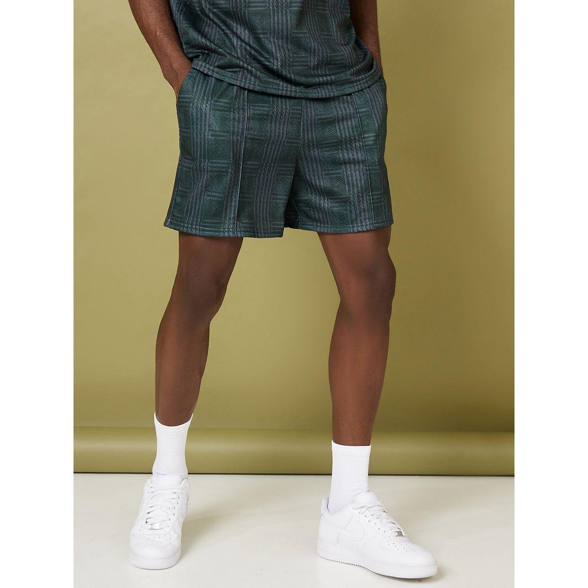طقم منسق من ( شورت + تيشيرت )-men-clothing-coordsets-image-5