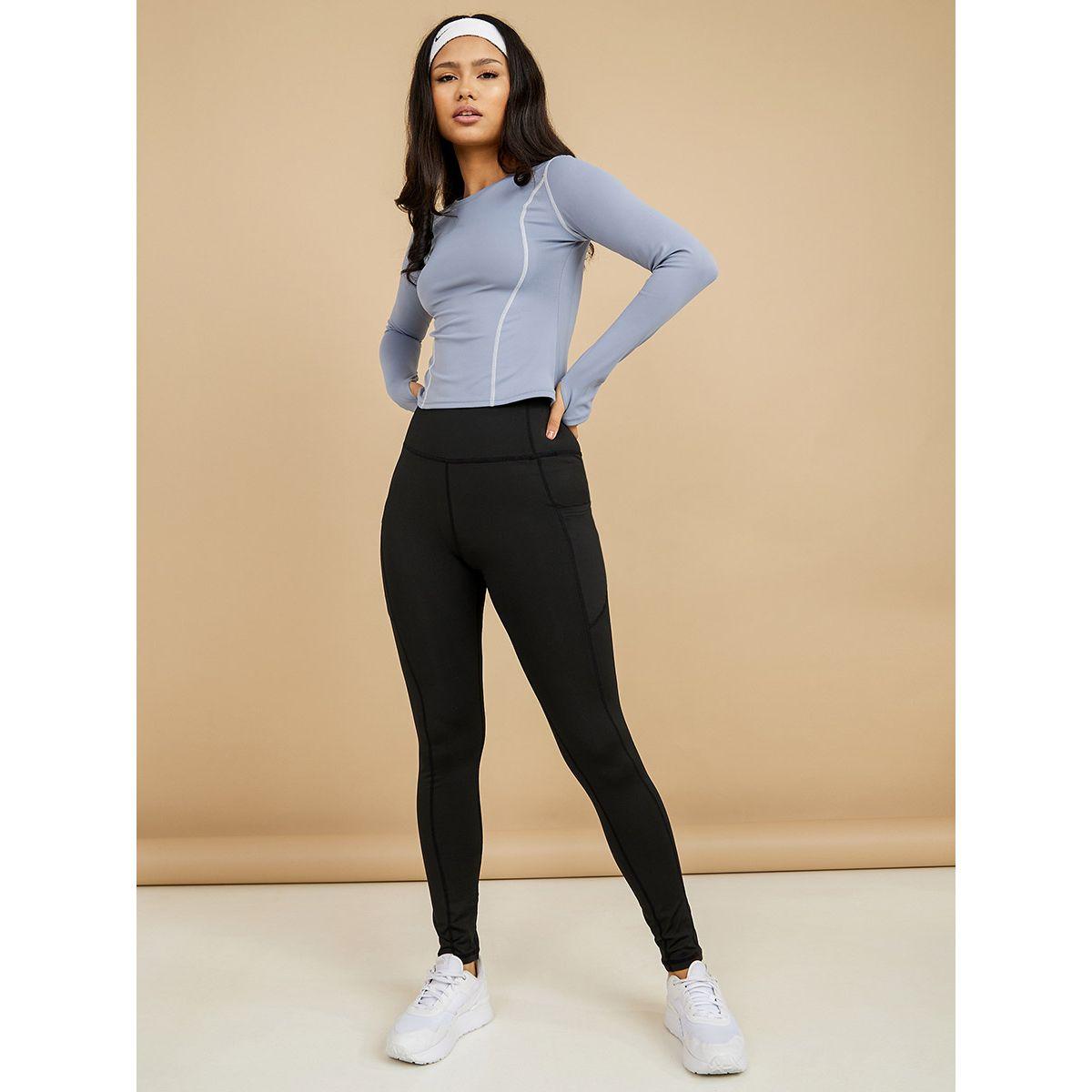 بلوزة رياضية بتداخلات درزات-women-clothing-sportswearandactivewear-tshirtsandvests-image-2