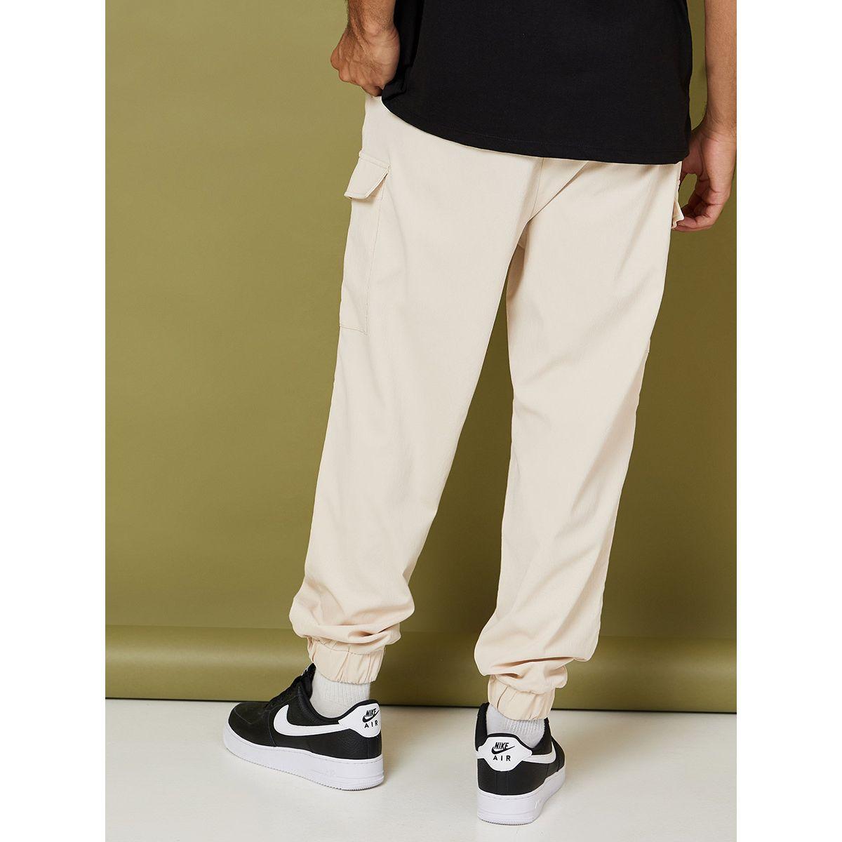 بنطال رياضي بجيوب بنمط كارجو-men-clothing-sportswearandactivewear-bottoms-image-4