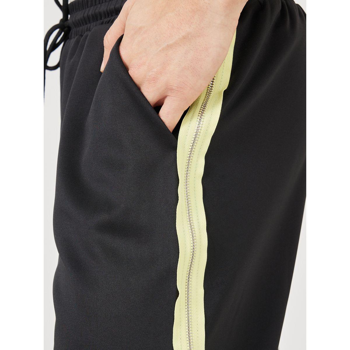 جوغر بتداخل سحاب غلق بلون مغاير-men-clothing-bottoms-joggers-image-5
