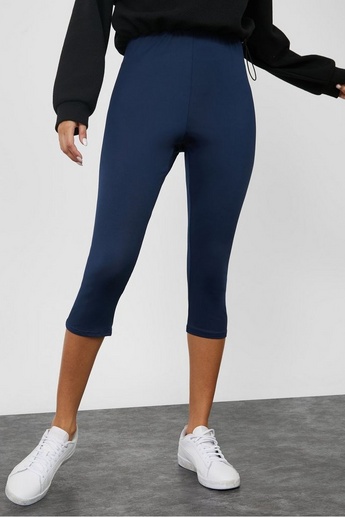 SPANX Women's Ready to Wow Capri Leggings, Black, Small : Buy Online at  Best Price in KSA - Souq is now : Fashion
