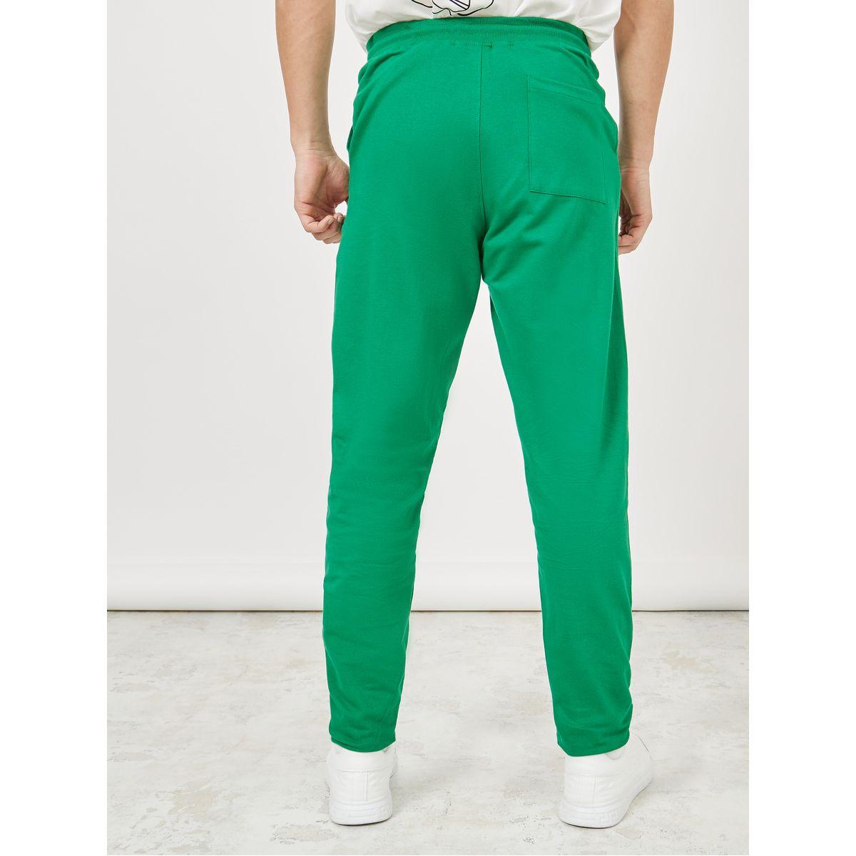 جوغر بقصة واسعة مطبع بكتابة-men-clothing-bottoms-joggers-image-1
