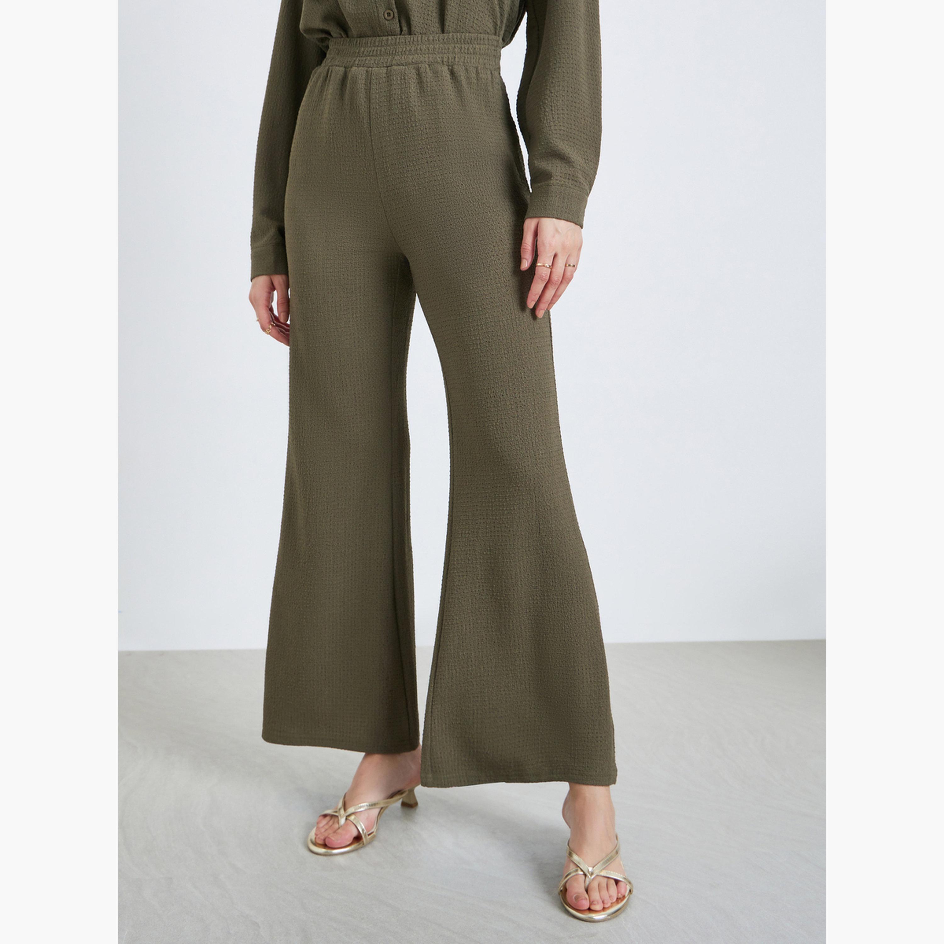 طقم قميص طويل وبنطال بقماش بارز-women-clothing-coordsets-image-4