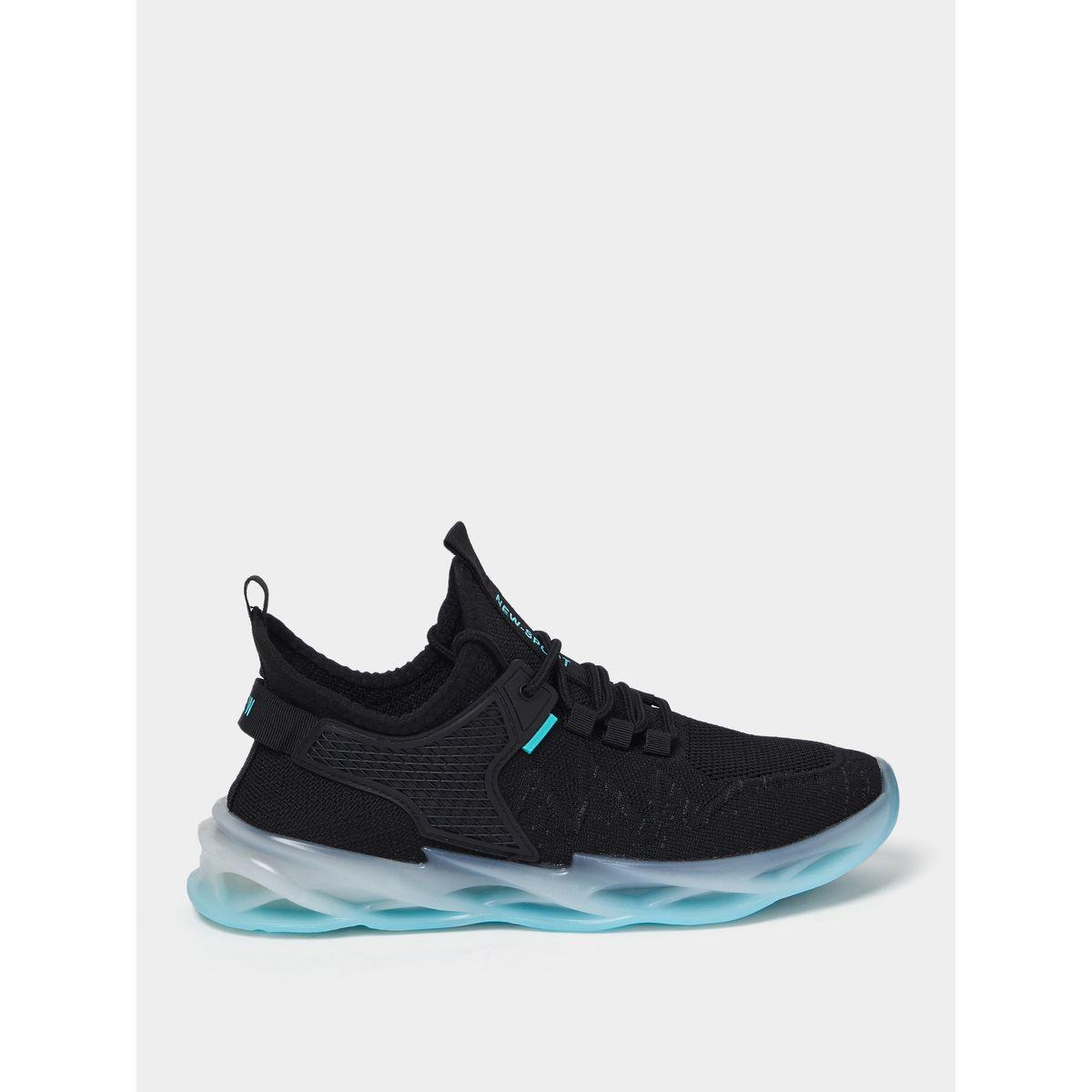 Styli Hollow Outsole Low Top Sneakers-men-shoes-sneakers-image-1