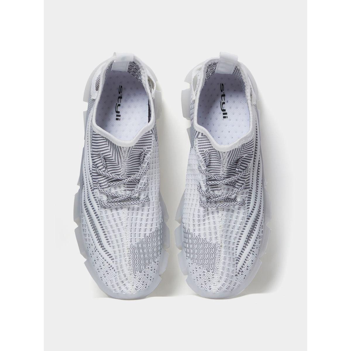 Styli Textured Outsole Pull Tab Detail Sneakers-men-shoes-sneakers-image-5