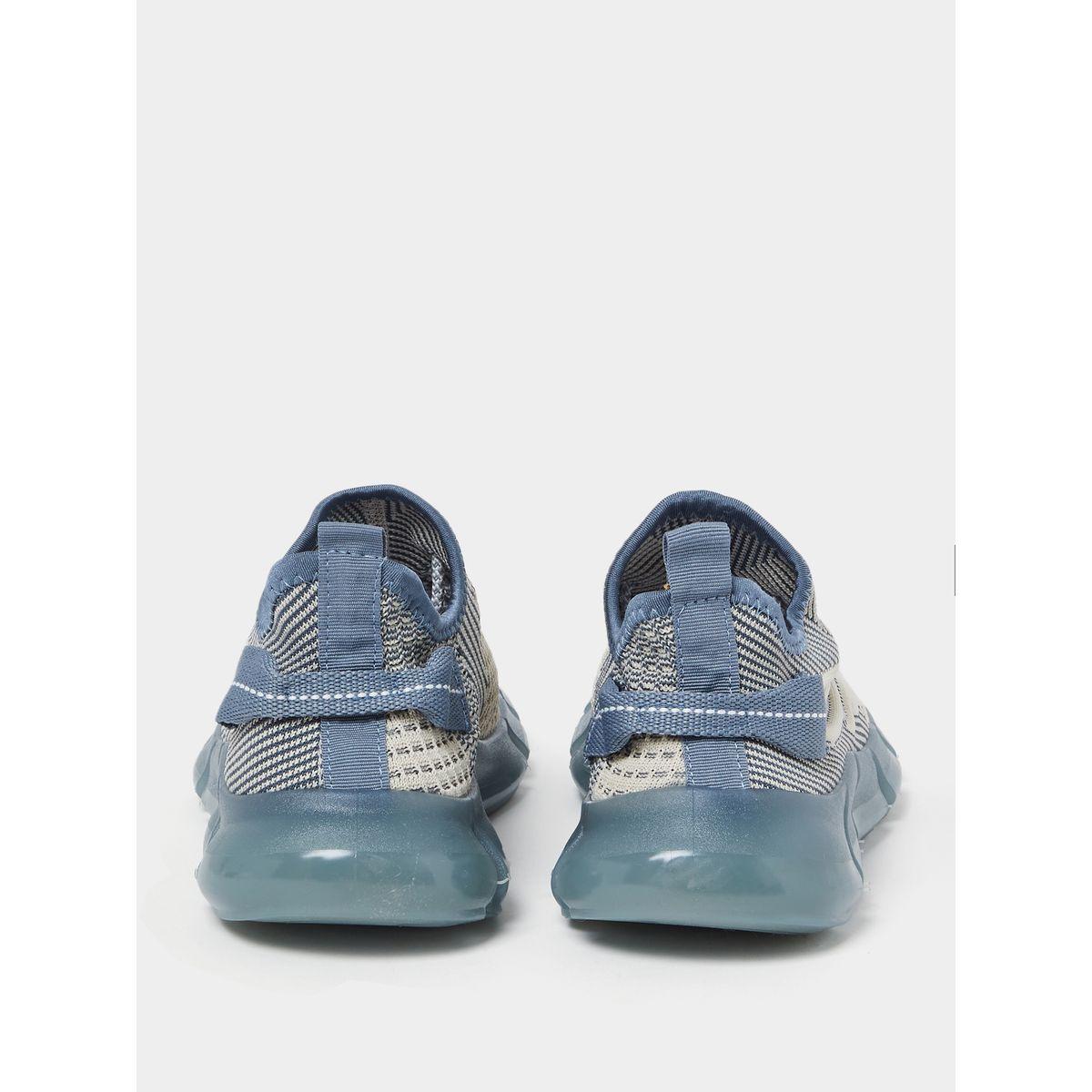 Styli Textured Outsole Pull Tab Detail Sneakers-men-shoes-sneakers-image-3