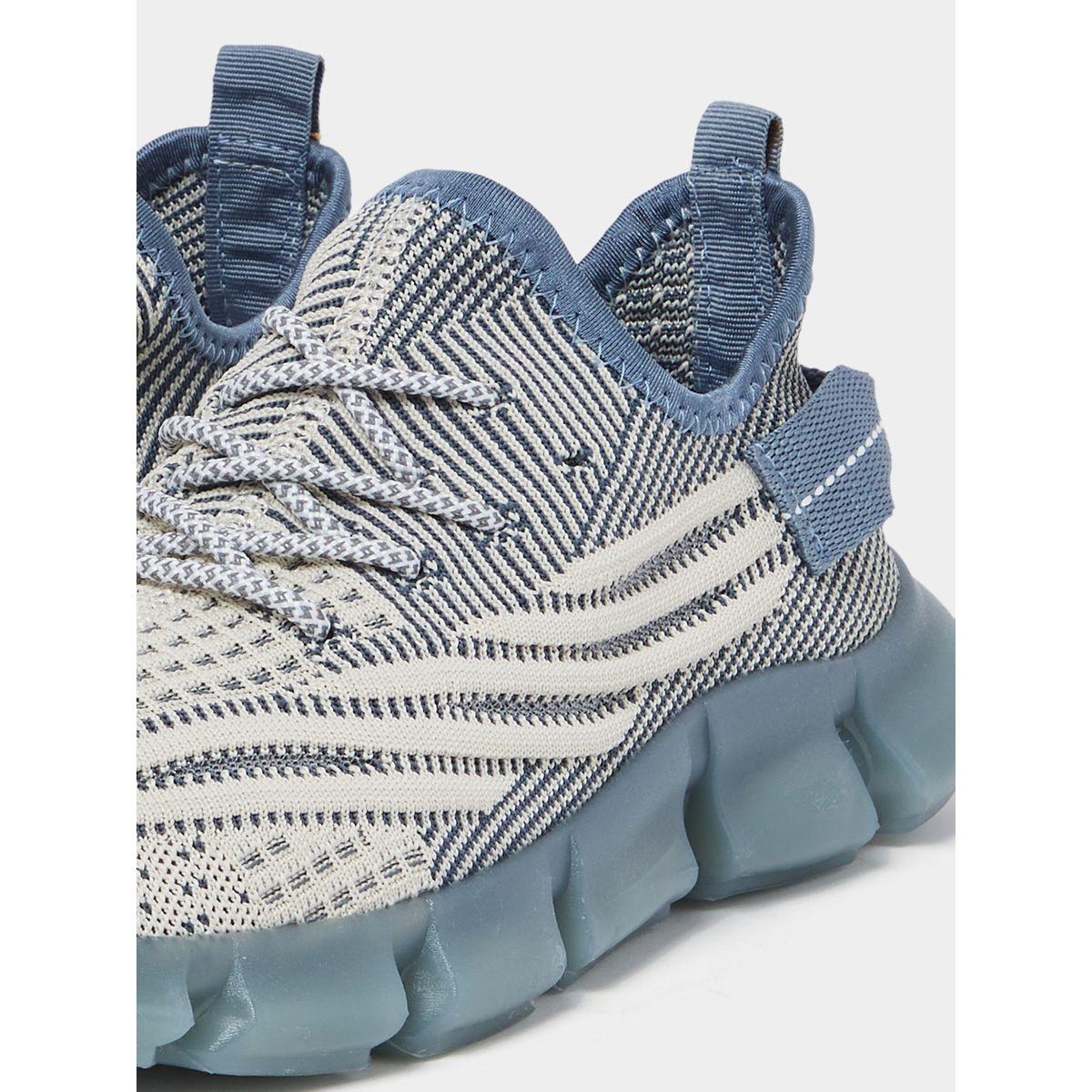 Styli Textured Outsole Pull Tab Detail Sneakers-men-shoes-sneakers-image-4