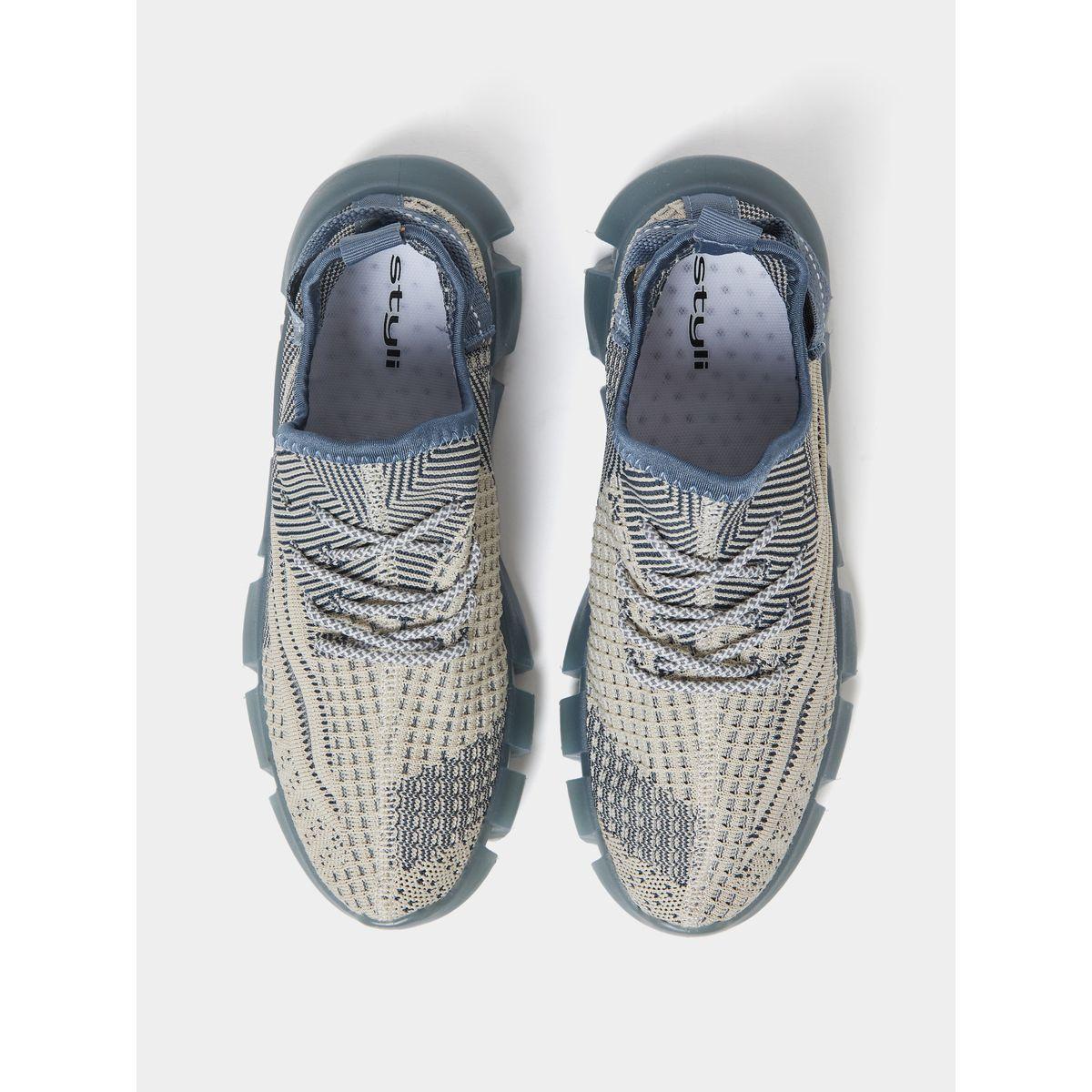 Styli Textured Outsole Pull Tab Detail Sneakers-men-shoes-sneakers-image-5