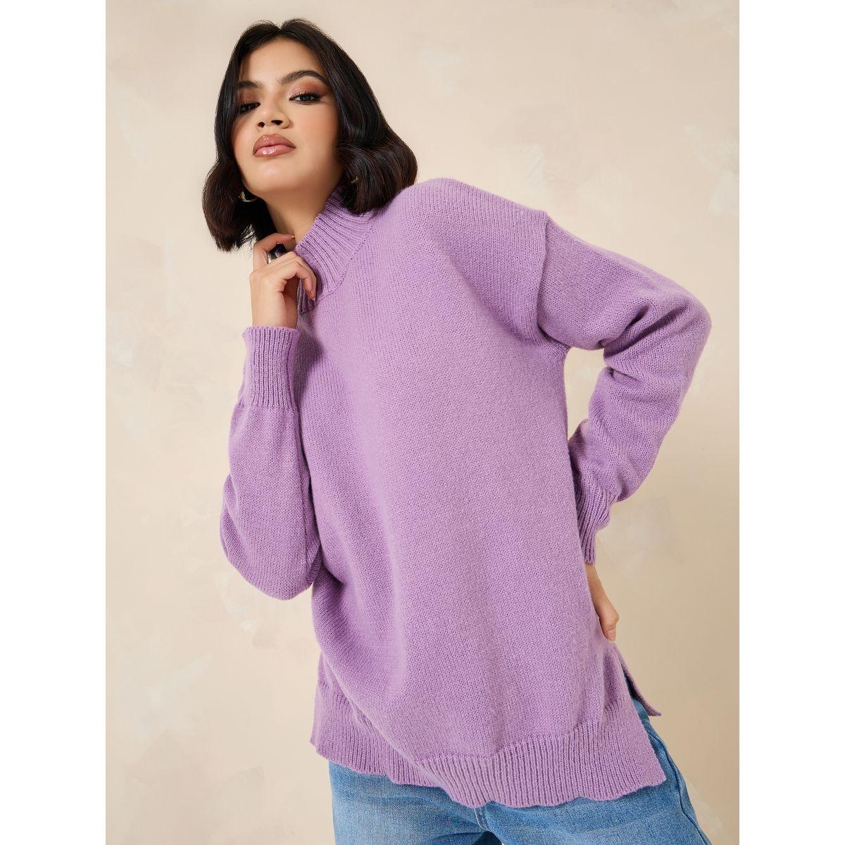 Side slit outlet sweater