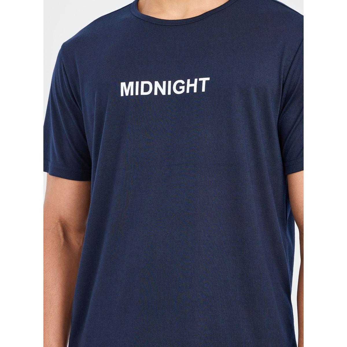 قميص بطبعة شعار Styli Unwind وطقم بيجاما مخطط-men-clothing-nightwear-sets-image-3