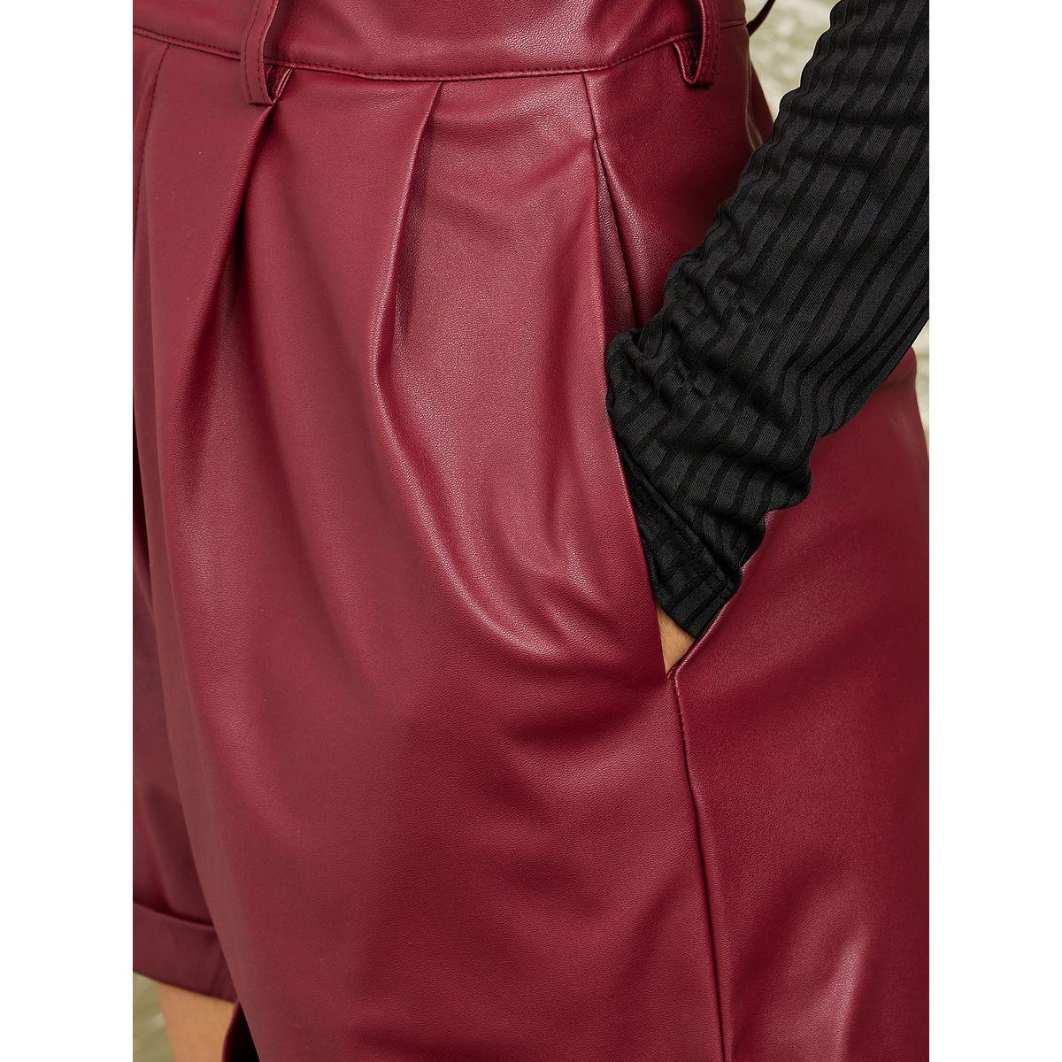شورت جلد صناعي مع فتحات حزام-women-clothing-bottoms-shorts-image-3