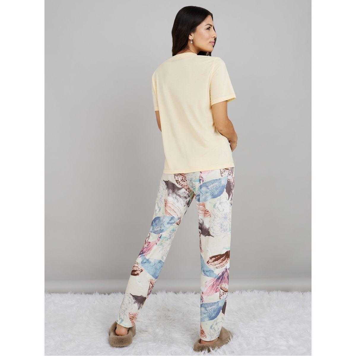 Styli Unwind Solid T-shirt and Large Scale Floral Print Pyjama Set-women-clothing-nightwear-pyjamas-longsets-image-6