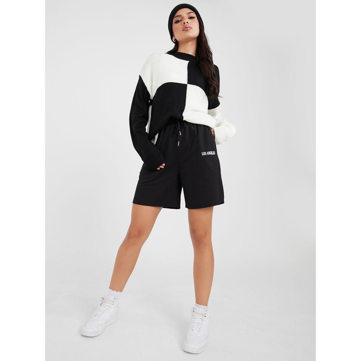 شورت بقصة واسعة وأربطة خصر-women-clothing-bottoms-shorts-image-3