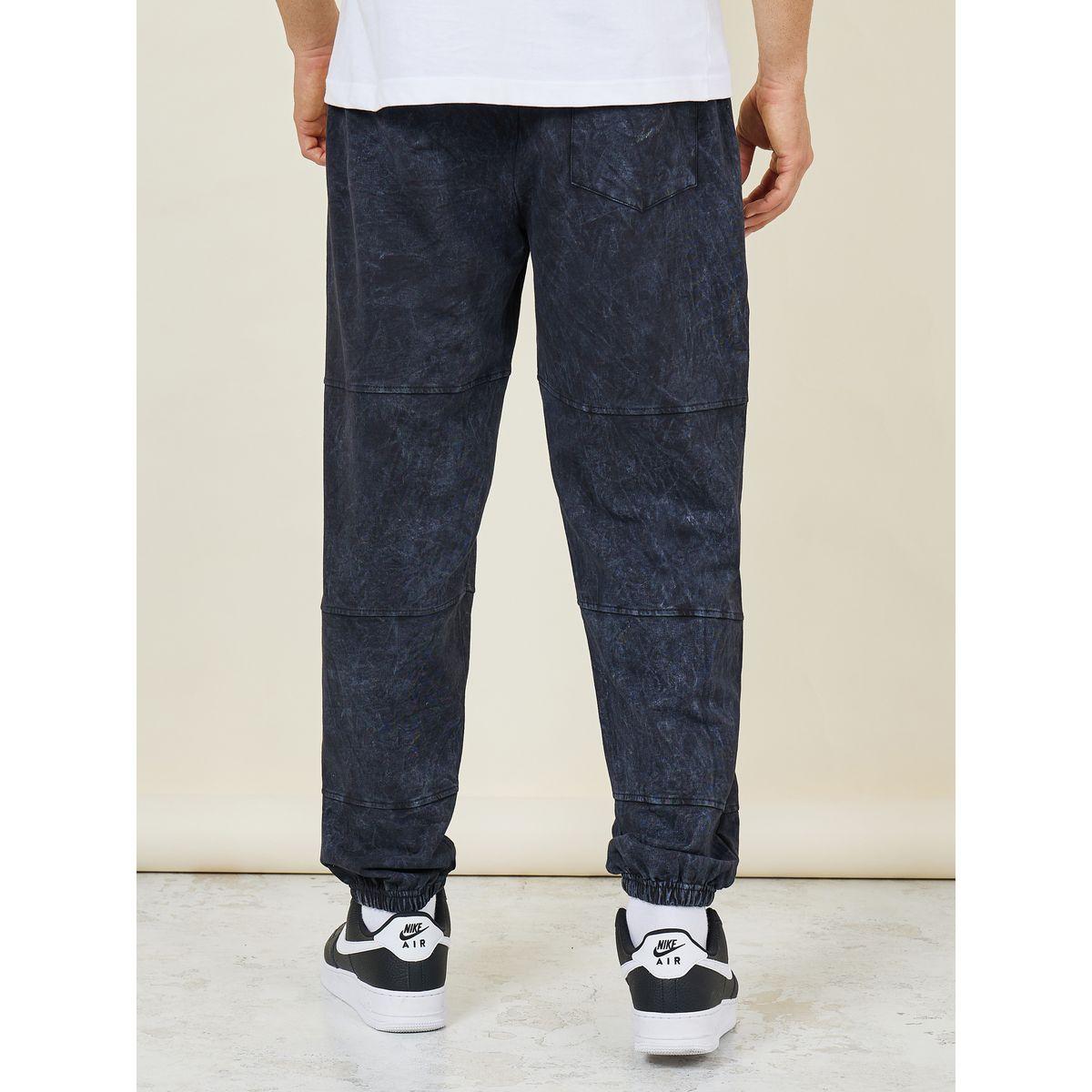 جوغر بقصة مريحة وتفاصيل مشطوفة-men-clothing-bottoms-joggers-image-4
