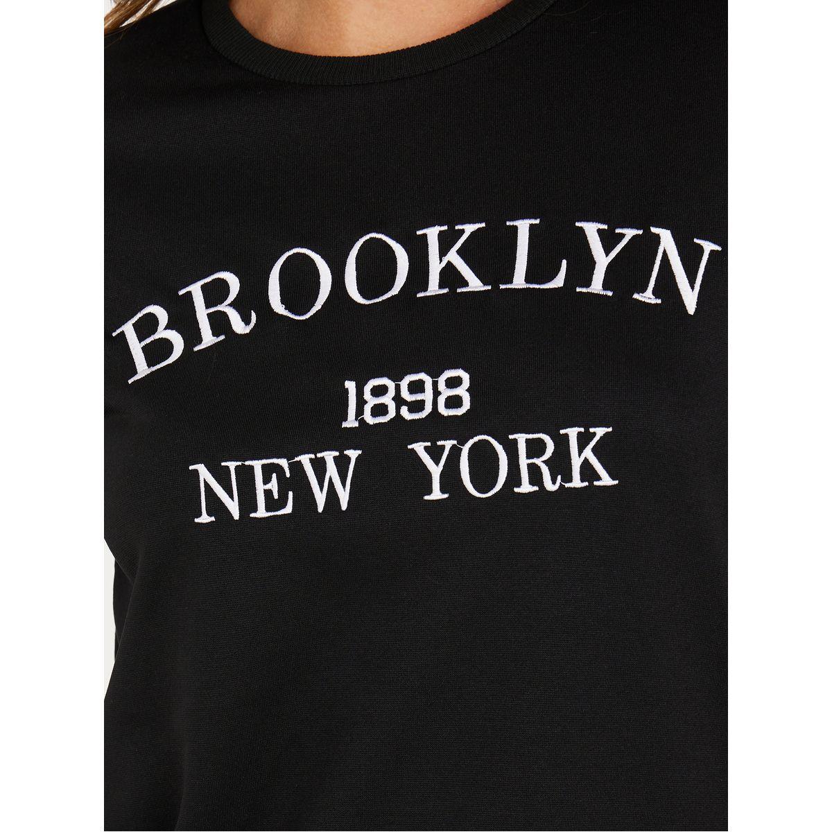 Styli Slogan Print Long Sleeves Sweatshirt & Jogger Co-Ord Set-women-clothing-coordsets-image-3