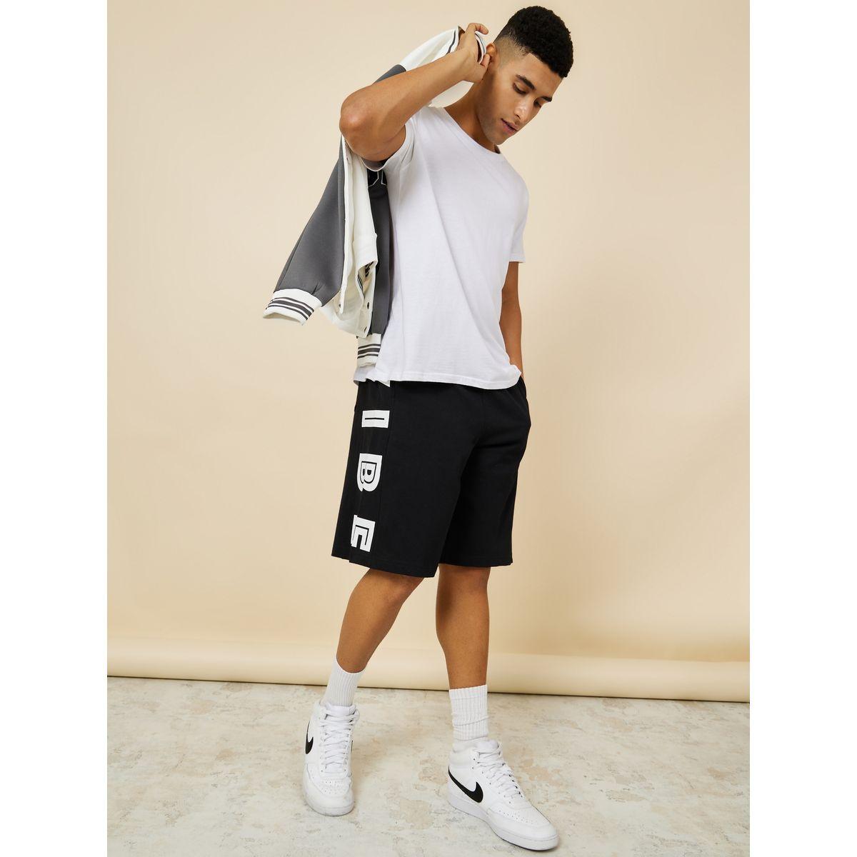 شورت مطبع بكتابة وقصة واسعة-men-clothing-bottoms-shorts-image-2