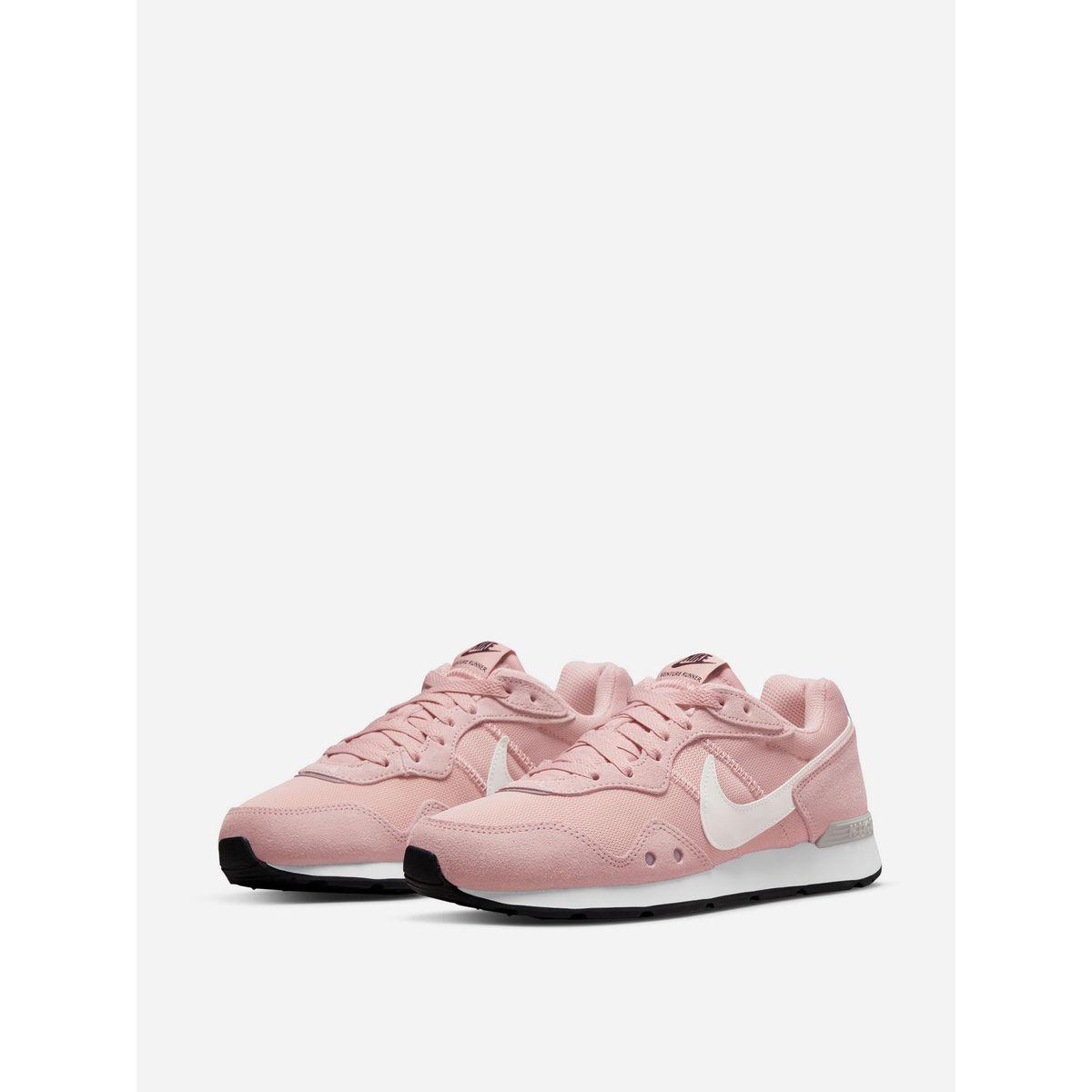 Nike Venture Runner Low Top Sneakers-sports-women-shoes-image-3