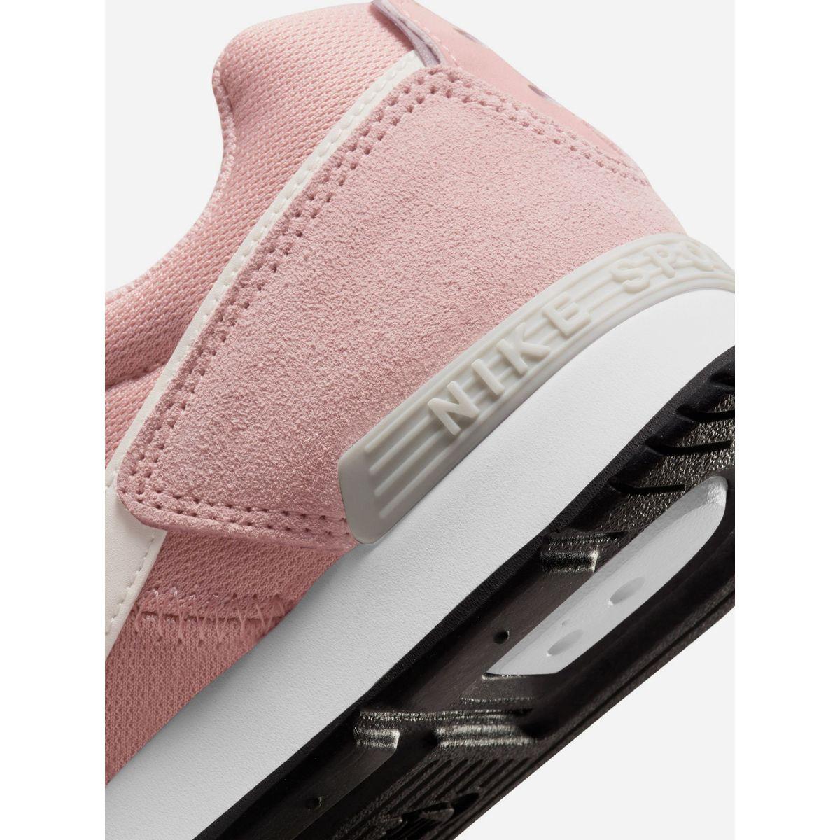 Nike Venture Runner Low Top Sneakers-women-shoes-sneakers-image-6