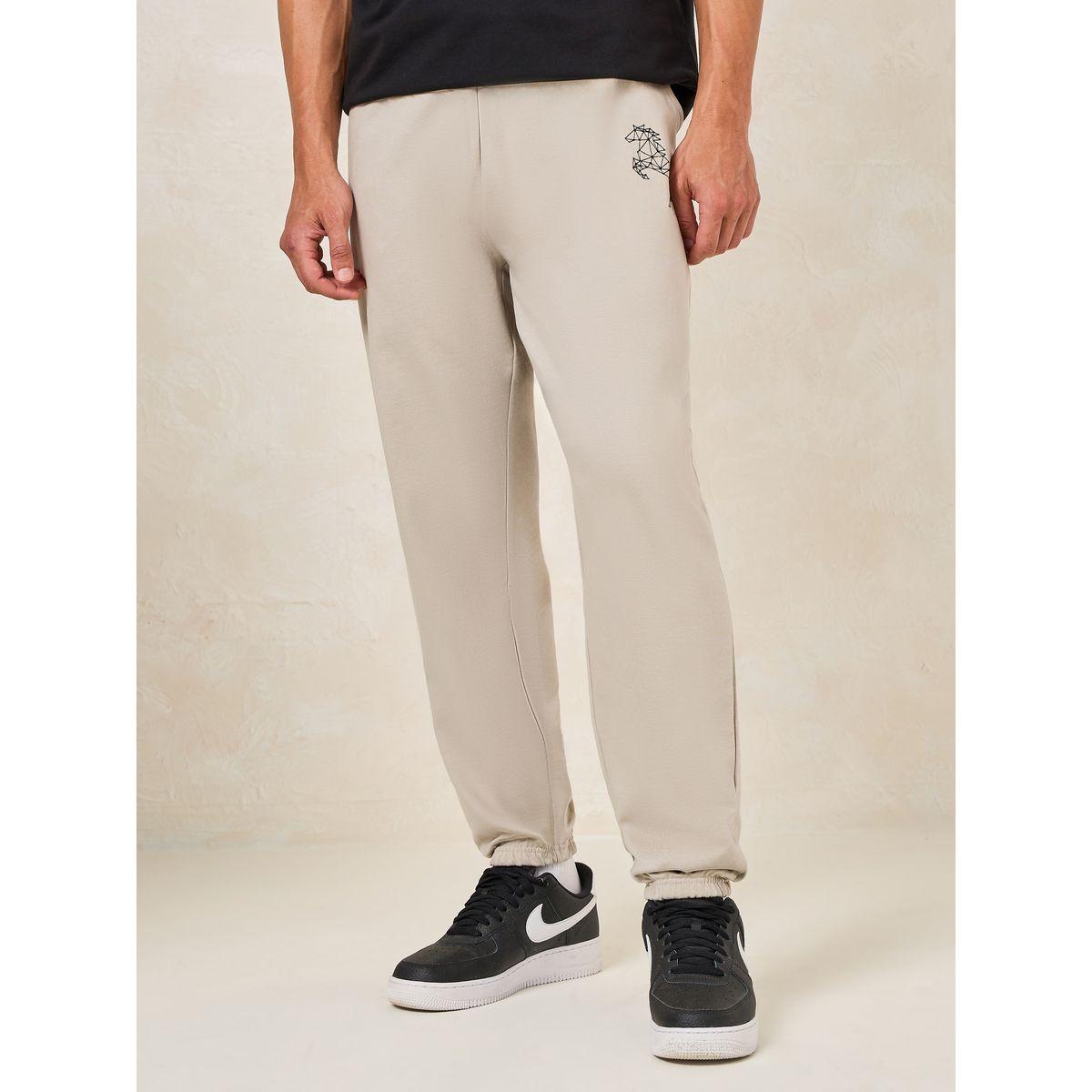 جوغر فارسيتي فضفاض بتفاصيل مُطرّزة-men-clothing-bottoms-joggers-image-1