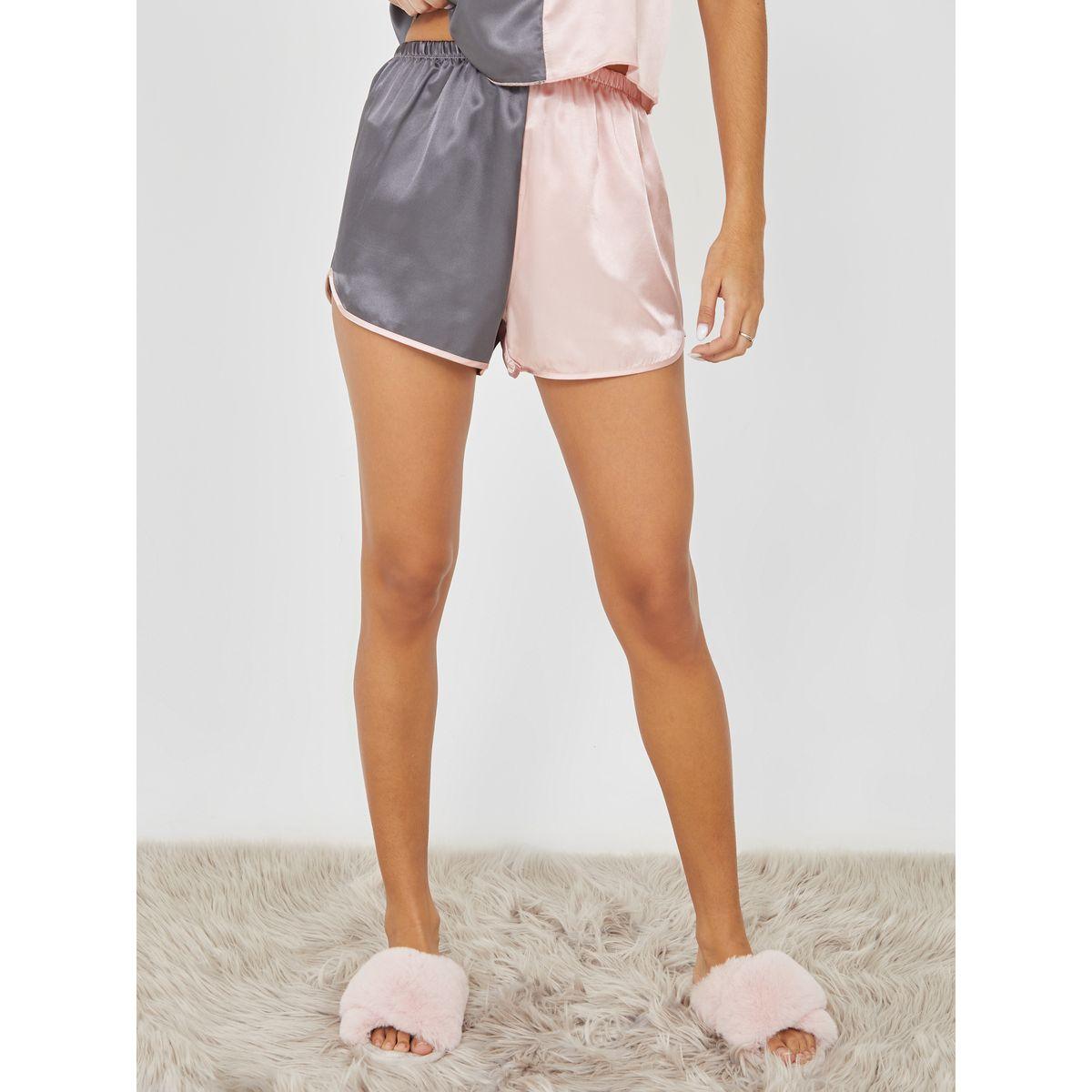 طقم بيجاما من ( بلوزة كامي + شورت )-women-clothing-nightwear-pyjamas-shortsets-image-4