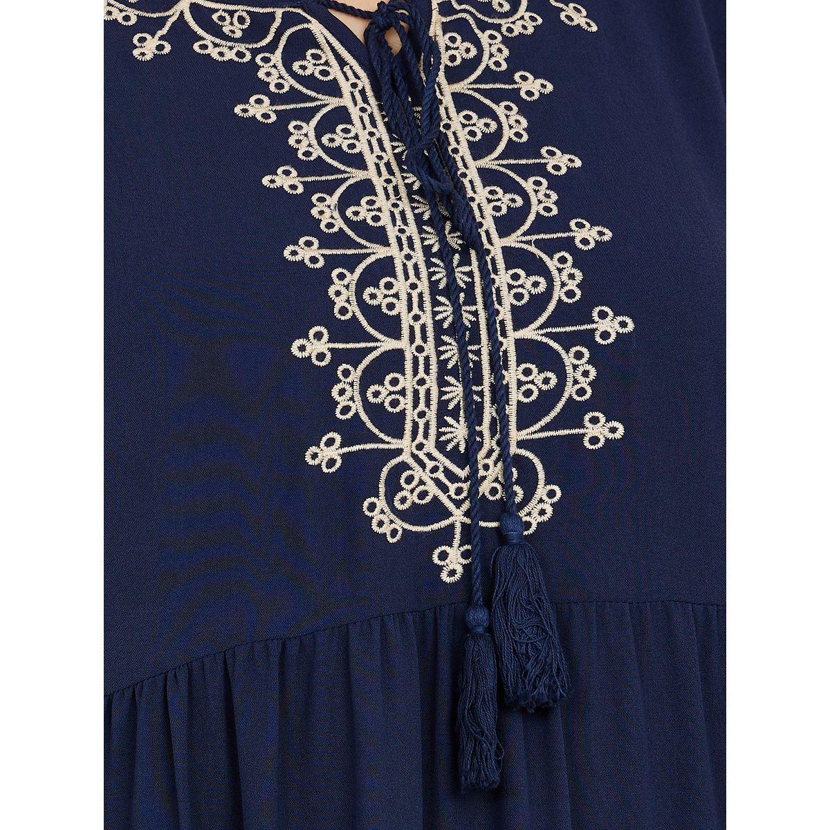 فستان طويل بتفاصيل مطرزة-women-clothing-dresses-image-3
