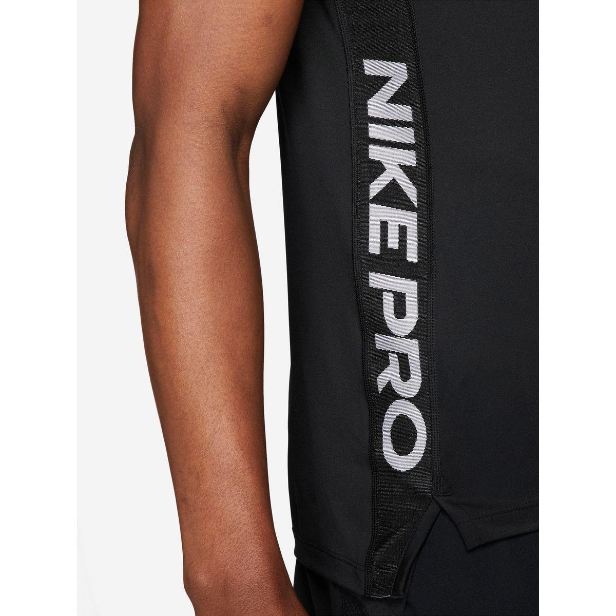 تيشيرت بقصة سليم فت-men-clothing-sportswearandactivewear-tshirtsandpolos-image-5