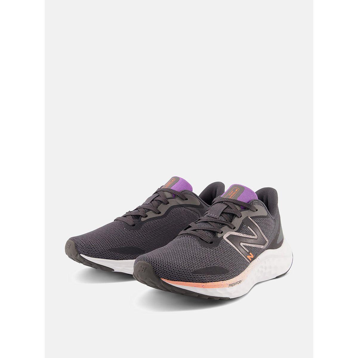 حذاء سنيكرز بتداخلات شبكية-women-shoes-sneakers-image-4