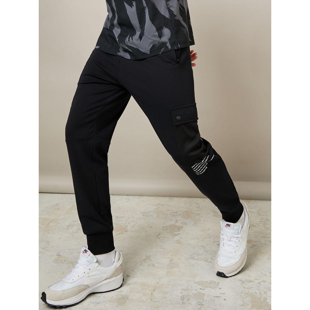 جوغر كارغو بتداخلات شبكية-men-clothing-bottoms-joggers-image-1