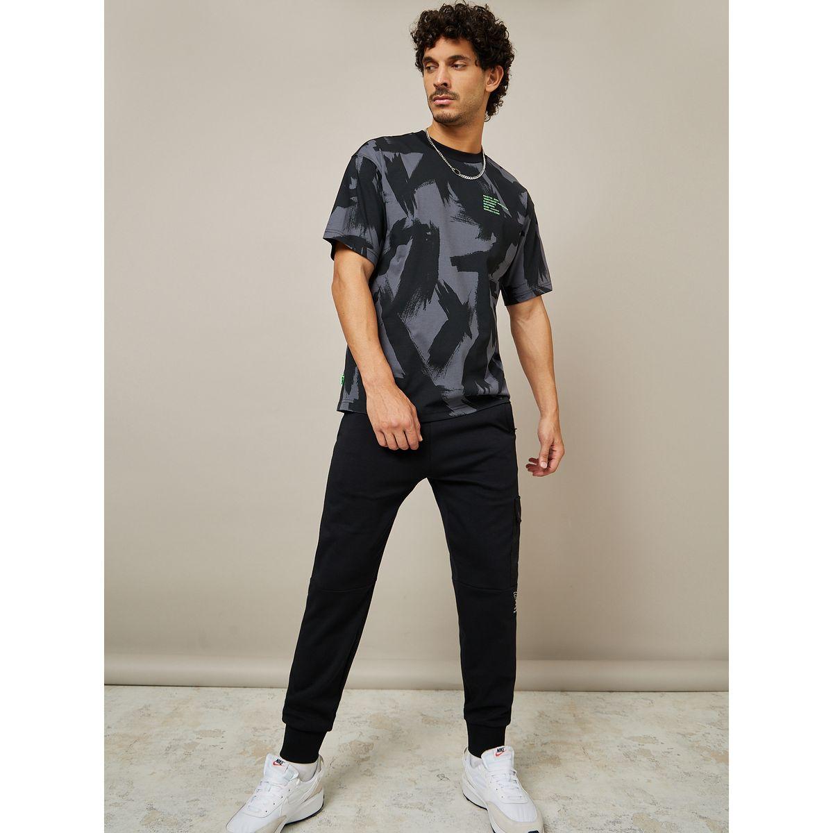 جوغر كارغو بتداخلات شبكية-men-clothing-bottoms-joggers-image-2