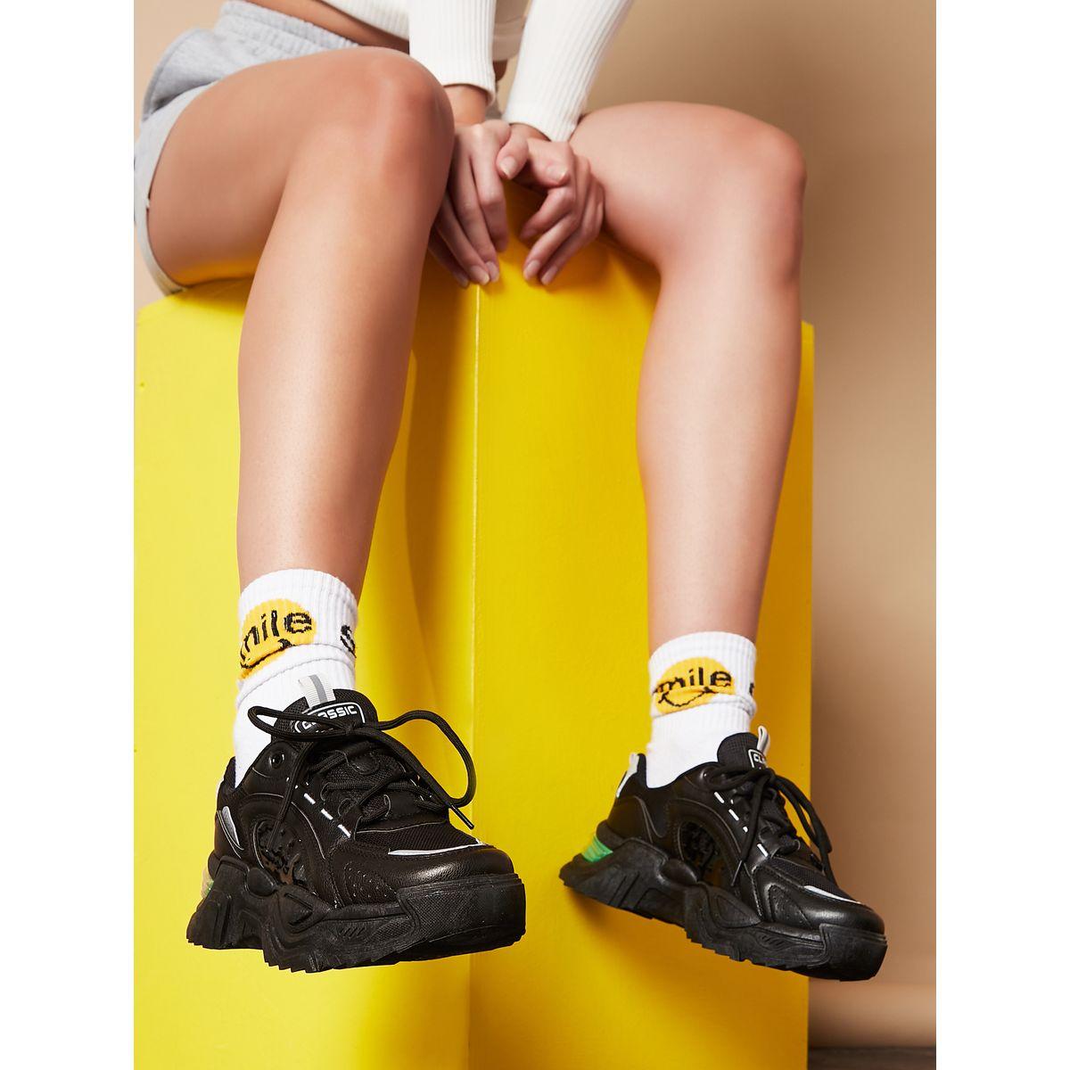حذاء سنيكرز بتفاصيل بارزة الملمس-women-shoes-sneakers-image-2