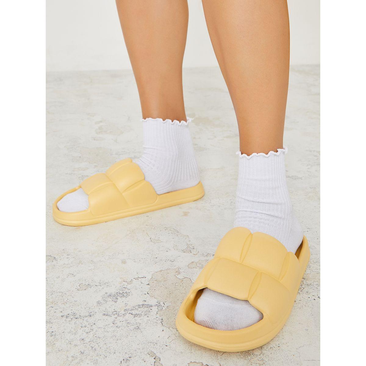 شبشب بتفاصيل بارزة الملمس-women-shoes-flipflopsandslides-image-2