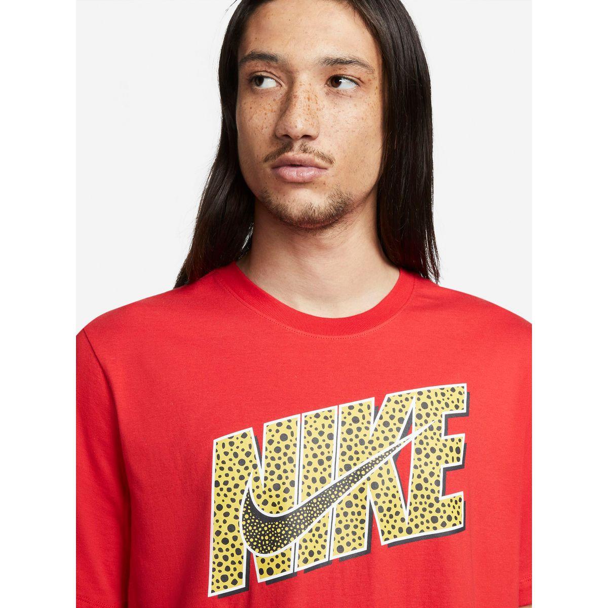 Nike NSW 12MO Swoosh Graphic T-Shirt-men-clothing-tshirtsandpolos-tshirts-image-4