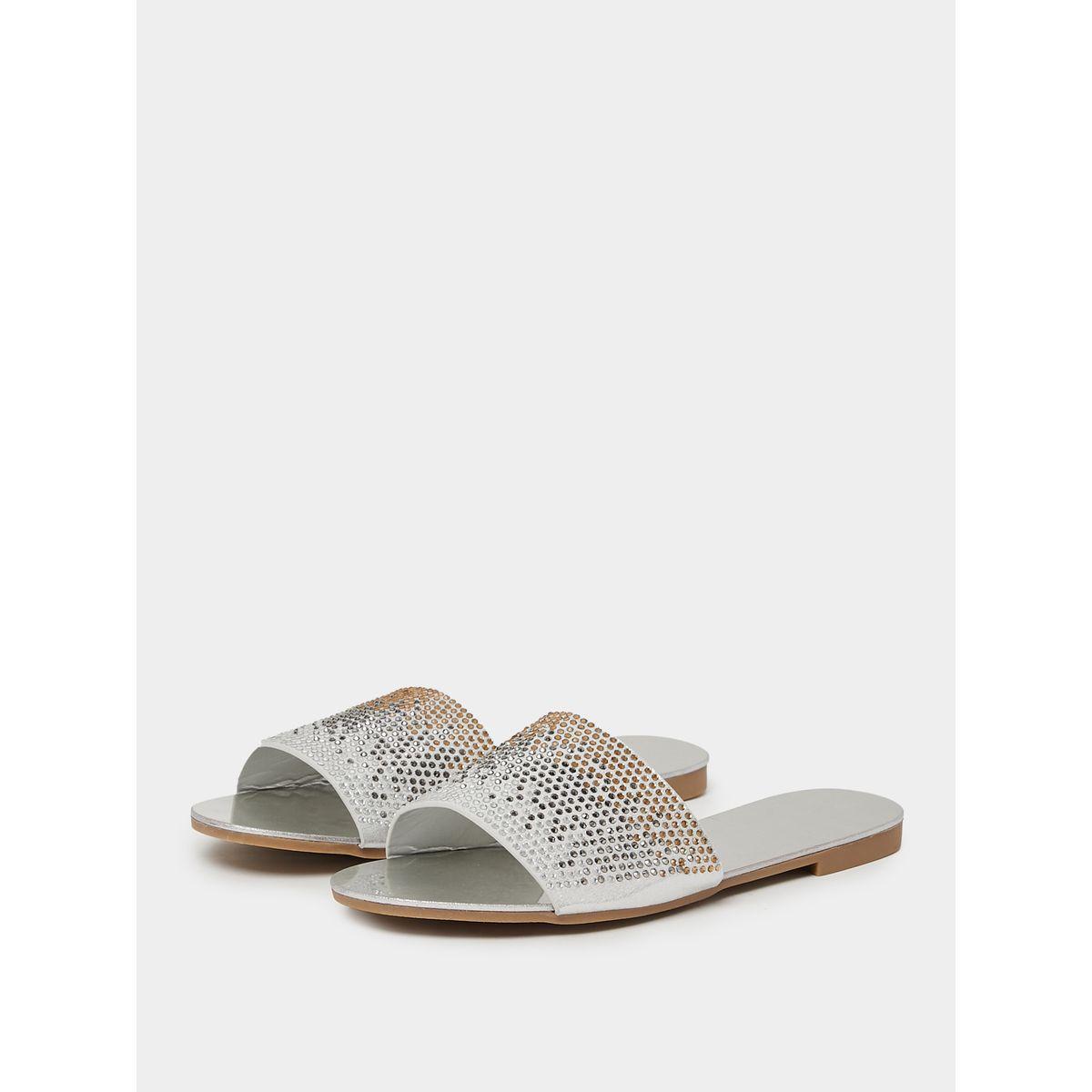 صندل فلات مزين بحجر الراين-women-shoes-sandals-flats-image-3