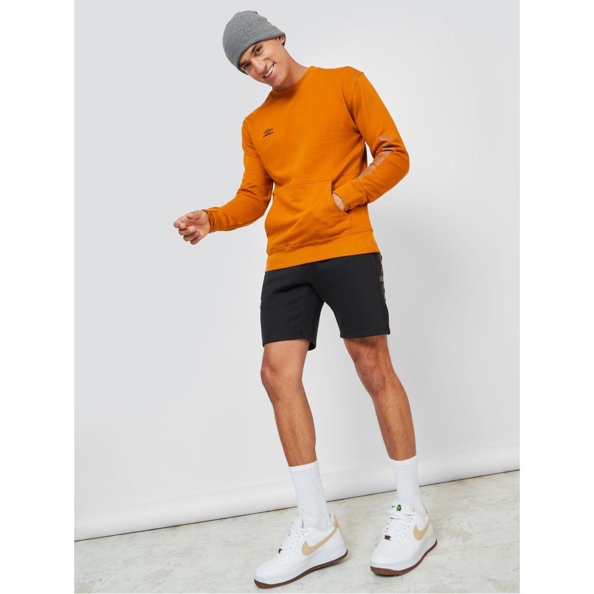Umbro FW Linear Logo Graphic Shorts-men-clothing-bottoms-shorts-image-2