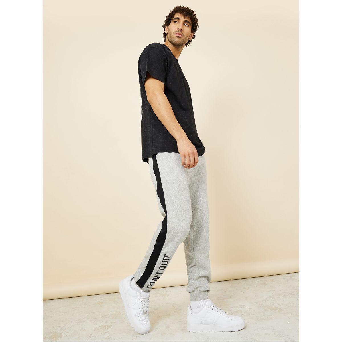 جوغر بقصة سليم فت-men-clothing-bottoms-joggers-image-2